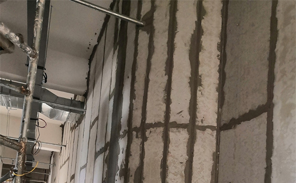 装修怕开裂？兰州轻质隔墙板拼接缝处理技巧